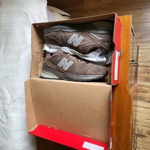 NWOT New Balance 9.5 men's brown suede 608's